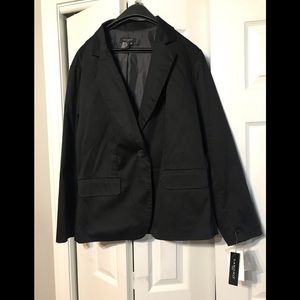 NEW SANDRO BLACK BLAZER